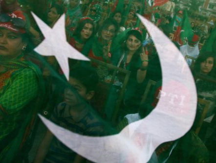 Pakistaanse oppositie de straat op