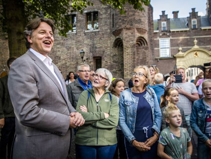 Moet er een nieuw tekst komen voor het Wilhelmus?