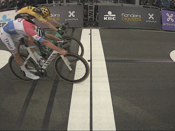 Mathieu van der Poel wint Ronde van Vlaanderen