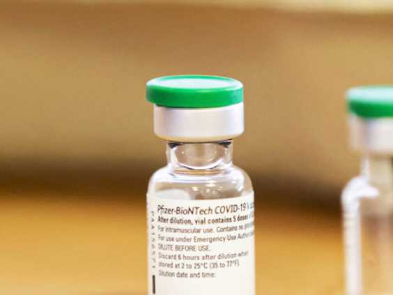 Annelies kijkt uit naar boosterprik voor mensen met een kwetsbare gezondheid