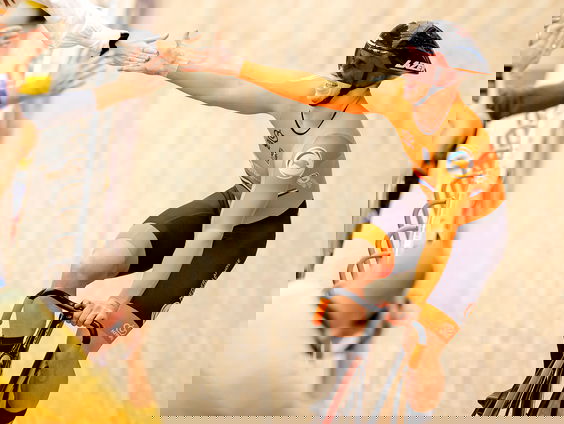 Harrie Lavreysen wint sprinttoernooi in onderling duel met Hoogland