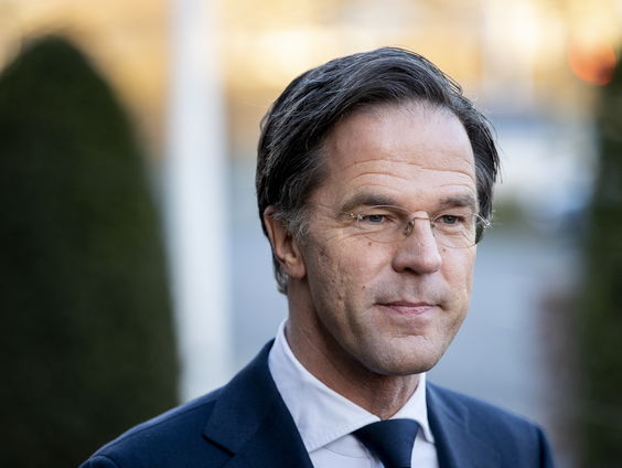 Hoe houdt Rutte zich in deze campagne?
