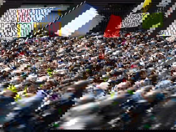 Eline Huisman over Pass Sanitaire in Frankrijk