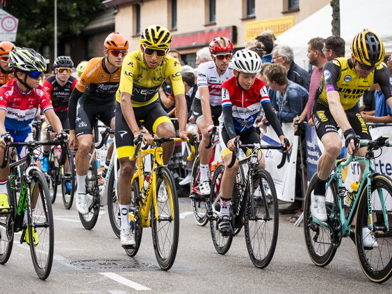 Het wielrennen moet veiliger, zegt Jos van Emden. Maar hoe?