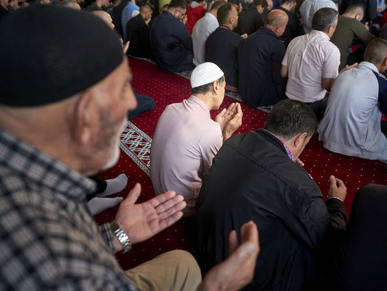 Moeten moskeeën transparanter worden over hun financiering?