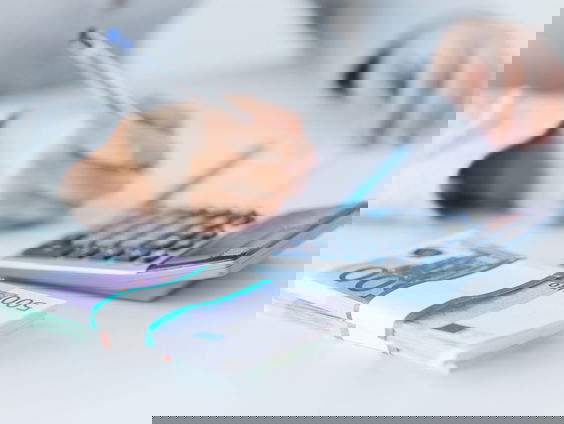 Stelling: Het is een goed idee dat collega's elkaars salaris bepalen