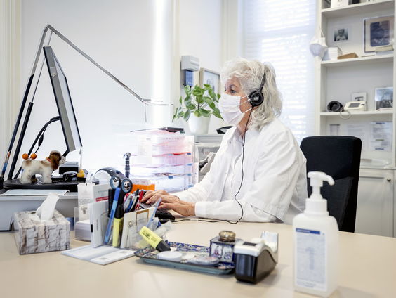 Landelijke Huisartsen Vereniging: 'Laat huisartsen meedenken met vaccineren'