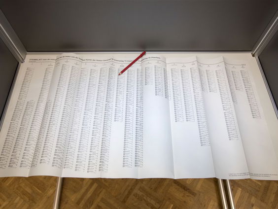 Stand.nl: Er doen te veel politieke partijen mee aan de verkiezingen