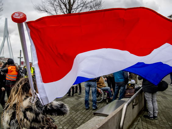 Floor Milikowski beschreef ons land in 'Een klein land met verre uithoeken'