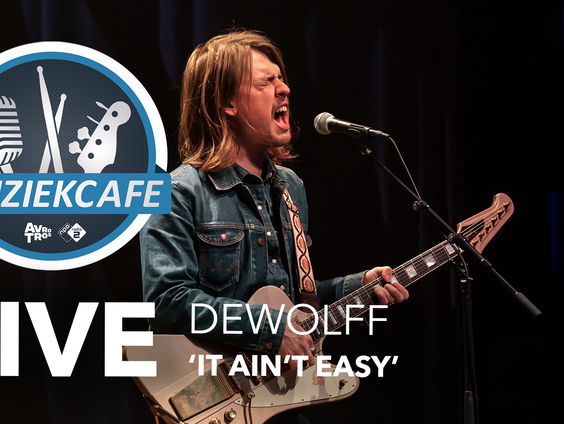 DeWolff - 'It Ain't Easy' live bij Muziekcafé