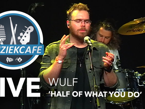 Wulf - 'Half Of What You Do' live bij Muziekcafé
