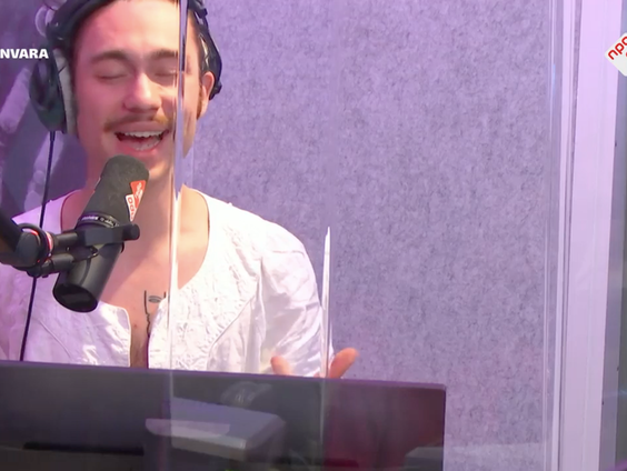 Lucas Vermeer- Overtijdse liefde (Live @ Giel)