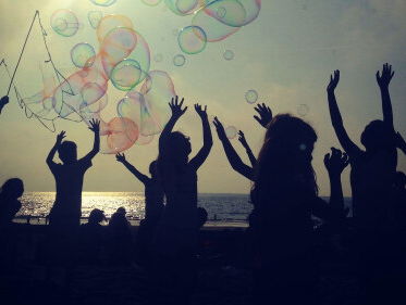 Deze jongens maakten hun droom waar en vliegen naar alle grote festivals!