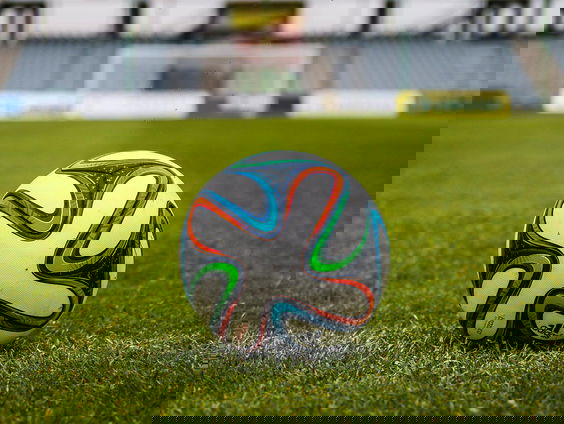 Youp van ‘t Hek voegt een nummer toe aan De Oranjeselectie