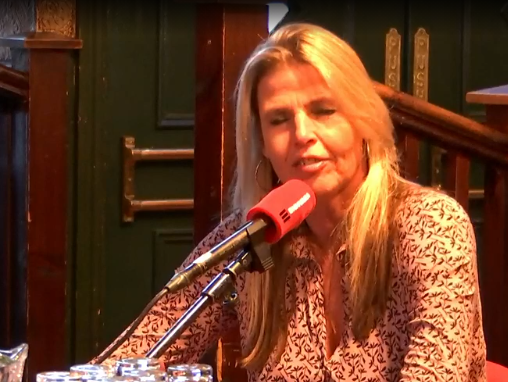 Tanya Hoogwerf wil de Rotterdamse Politiek verlaten voor de landelijke en daar is onze Carrie het niet me ...
