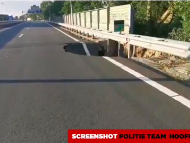 Een sinkhole op de A10 in Nederland. Hoe kon dat gebeuren?