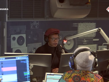 Hoe kwam Shay erachter dat ze bi is?