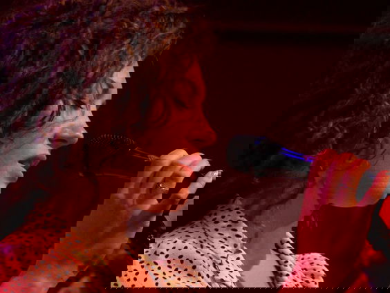 Celine Cairo - Pirouettes live in Muziekcafé