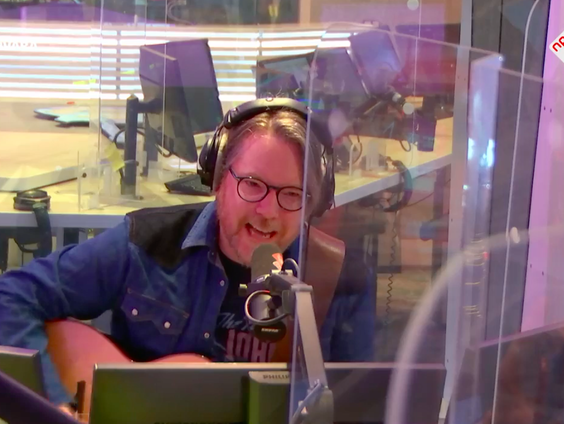 Etan Huijs- Ghost town (Live @ Giel)