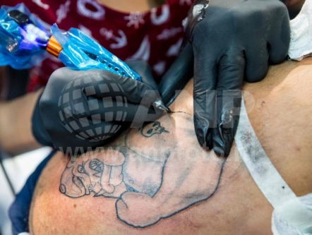 Nachtdilemma: Je partner wil dat je een dierbare tattoo weg laat halen. Doe je dat?