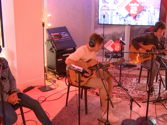 3JS - 'Een Man Alleen' live bij Muziekcafé