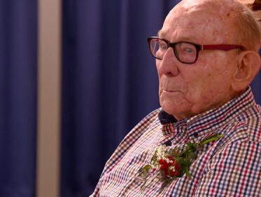 Henk (89) werkt al 40 jaar op een basisschool