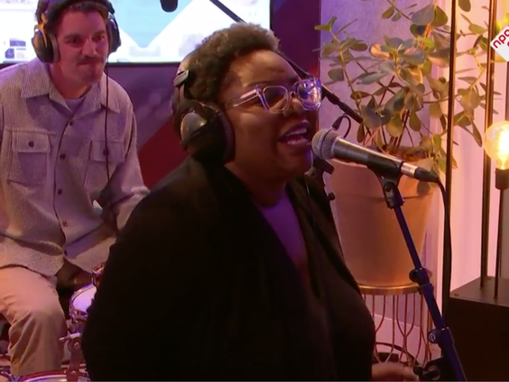 Michelle David and the Gospel Sessions spelen MY PRAISE live!
