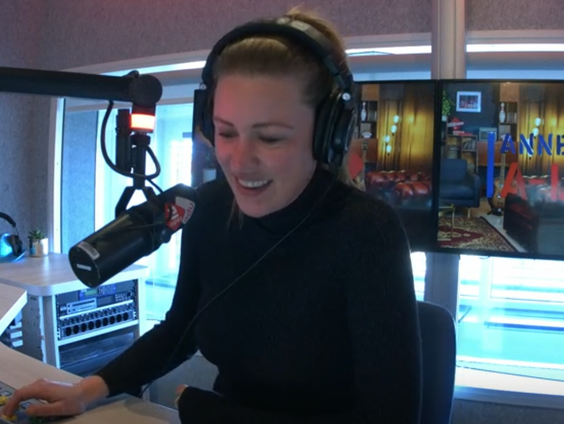 Franca compenseert de zonnige zaterdag met een duister Alle 13 thema