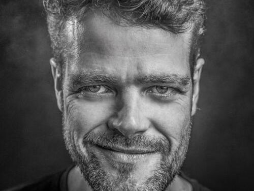 Comedian Martijn Koning roast deze zomer subculturen