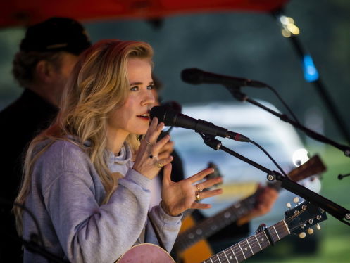 Ilse DeLange kondigt datum Tuckerville 2020 aan