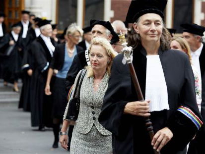 Minister Bussemaker wil 100 nieuwe hoogleraren (v)