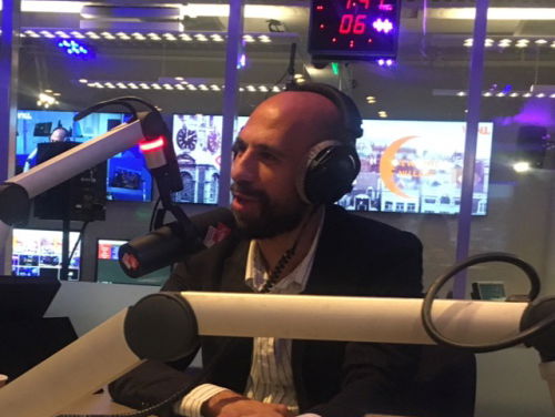 Abdelkader Benali over het belang van taal "Ik benadruk als eerste de taal, daarna nog een keer de taal en als laatste ook nog de taal"