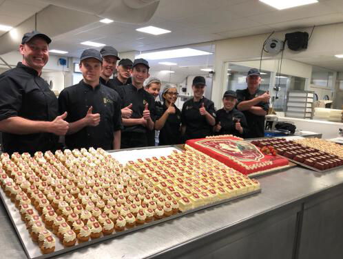 Banketbakkerij Oonk verklapt verrassing voor FC Twente