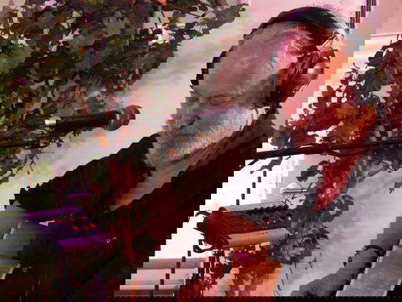 Rowwen Hèze - Vlinder live in Muziekcafé