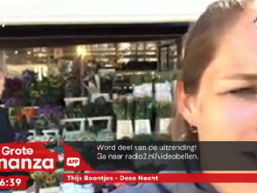 Emelie's café is dicht, dus helpt bij een bloemenstal in Amsterdam