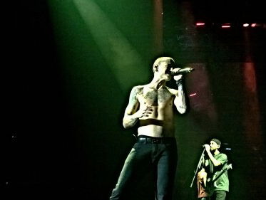 Dennis is hard geraakt door het overlijden van Chester Bennington