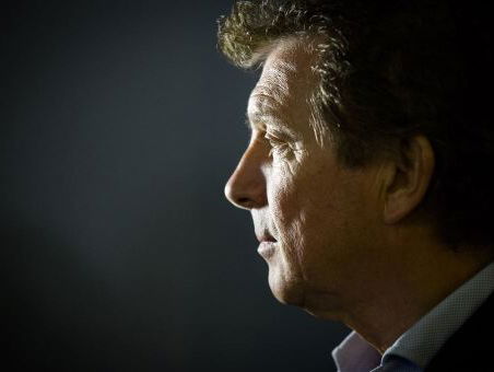 Robert ten Brink vindt dat hij laat zijn Tegel kreeg