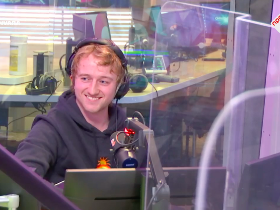 Thom Benjamin- Please don't waste this time (live @ Giel)