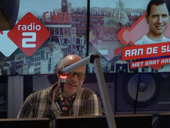 Corné komt zijn jeugdheld Dave Hill, de gitarist van Slade, tegen in Noorwegen