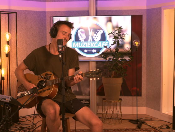 David Benjamin - 'Self-Love' live bij Muziekcafé