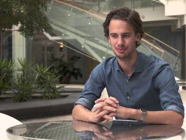 Nick Felix dook in de wereld van nepreviews en sterrenscores