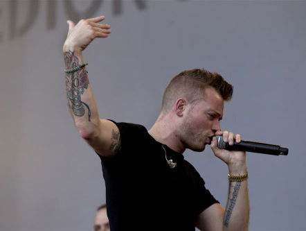 Gers Pardoel zingt over een nachttrein