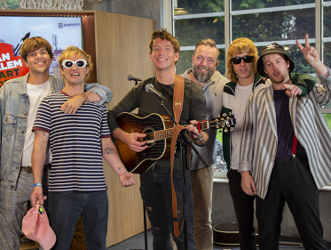 Will and The People in de studio