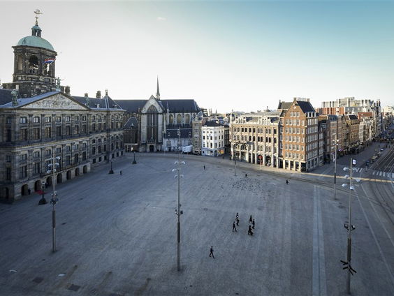 Georgina vraagt op de Dam: 'Wat doe jij om acht uur?'