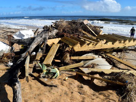 Luisteraar Martijn ruimt die rotzooi op het strand wel op!