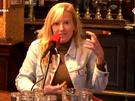 Lisa Bom maakte de podcast Verdronken Verdriet, een zoektocht naar de familieverhalen uit de nacht van Wa ...