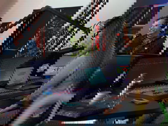 Twan van de Nieuwenhuijzen (Head of Contest ESC2021) te gast bij Annemieke