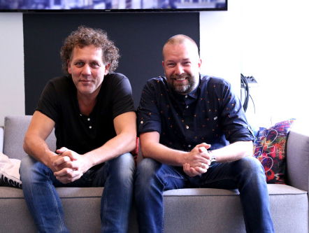 "Ik heb klapjes gekregen" - Kees van der Spek over 'Oplichters in het buitenland'