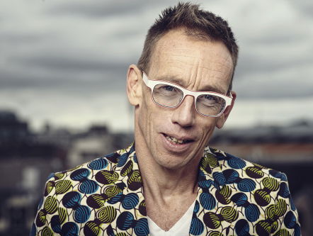 Dolf Jansen heeft confronterend gesprek met stagiaire Bram Jansen