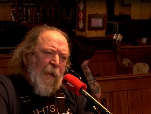 Tattookoning Henk Schiffmacher vertelt over zijn tattoomuseum